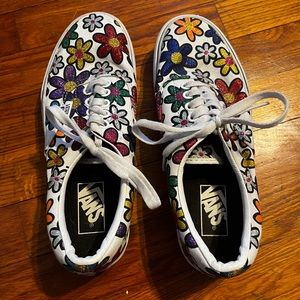 Vans platform sneaker in white with glitter flowers